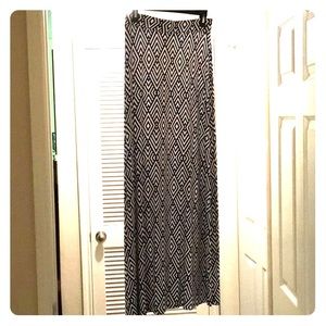 Tart geometric maxi skirt